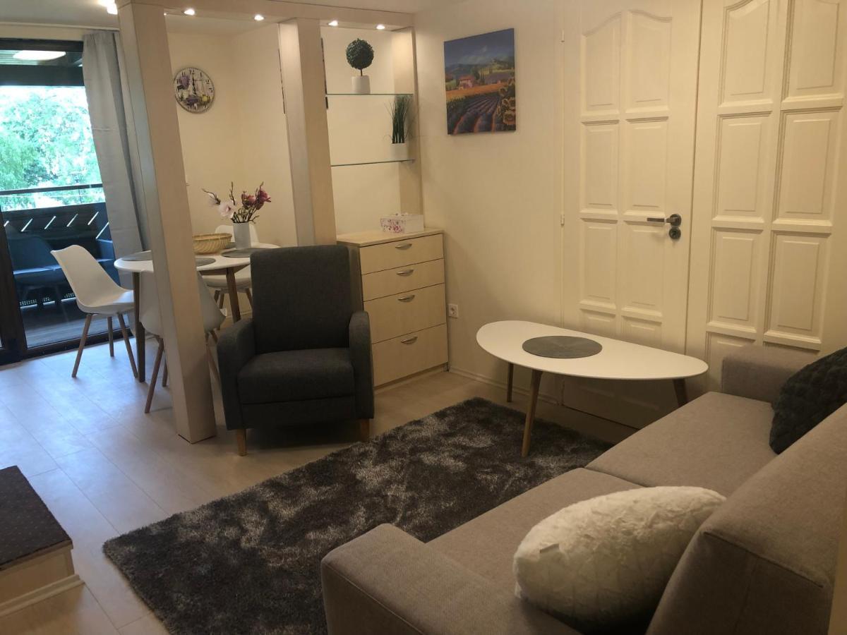 Beachfront Studio Apartman Lejlighedshotel Balatonfůzfő Eksteriør billede