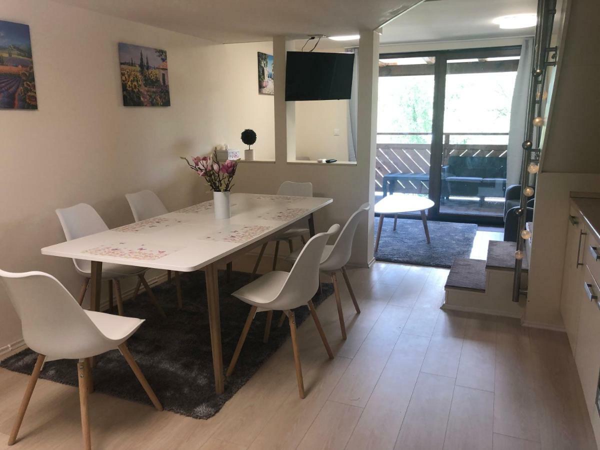 Beachfront Studio Apartman Lejlighedshotel Balatonfůzfő Eksteriør billede