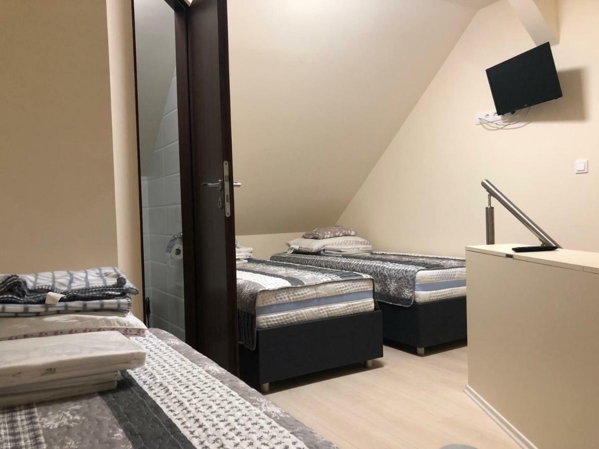 Beachfront Studio Apartman Lejlighedshotel Balatonfůzfő Eksteriør billede