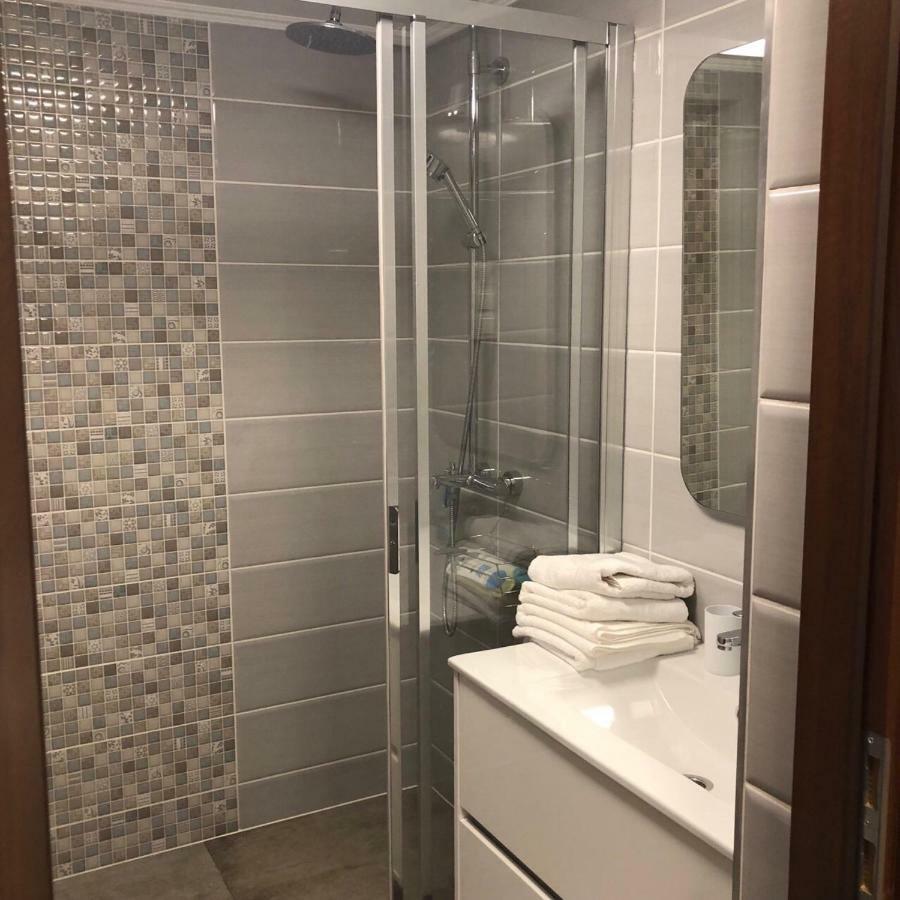 Beachfront Studio Apartman Lejlighedshotel Balatonfůzfő Eksteriør billede