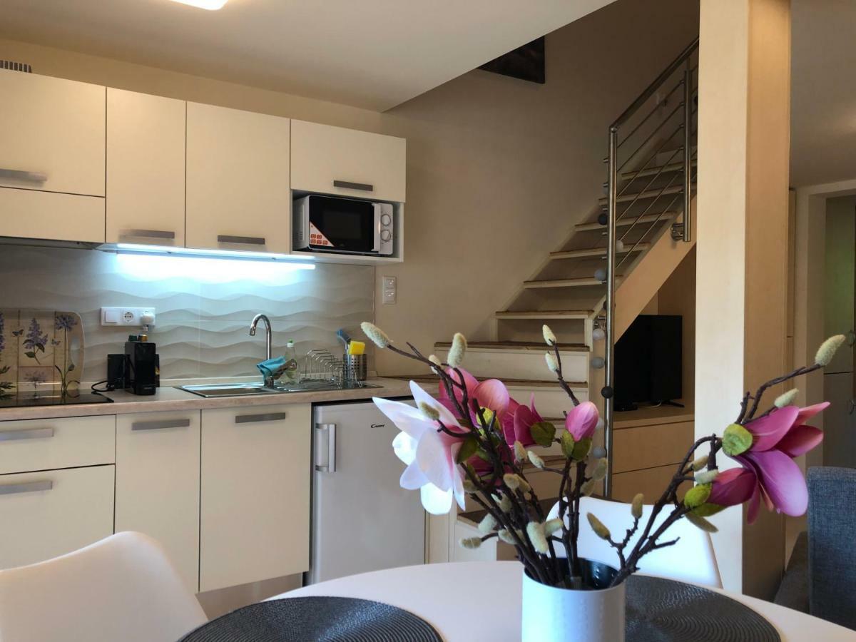 Beachfront Studio Apartman Lejlighedshotel Balatonfůzfő Eksteriør billede